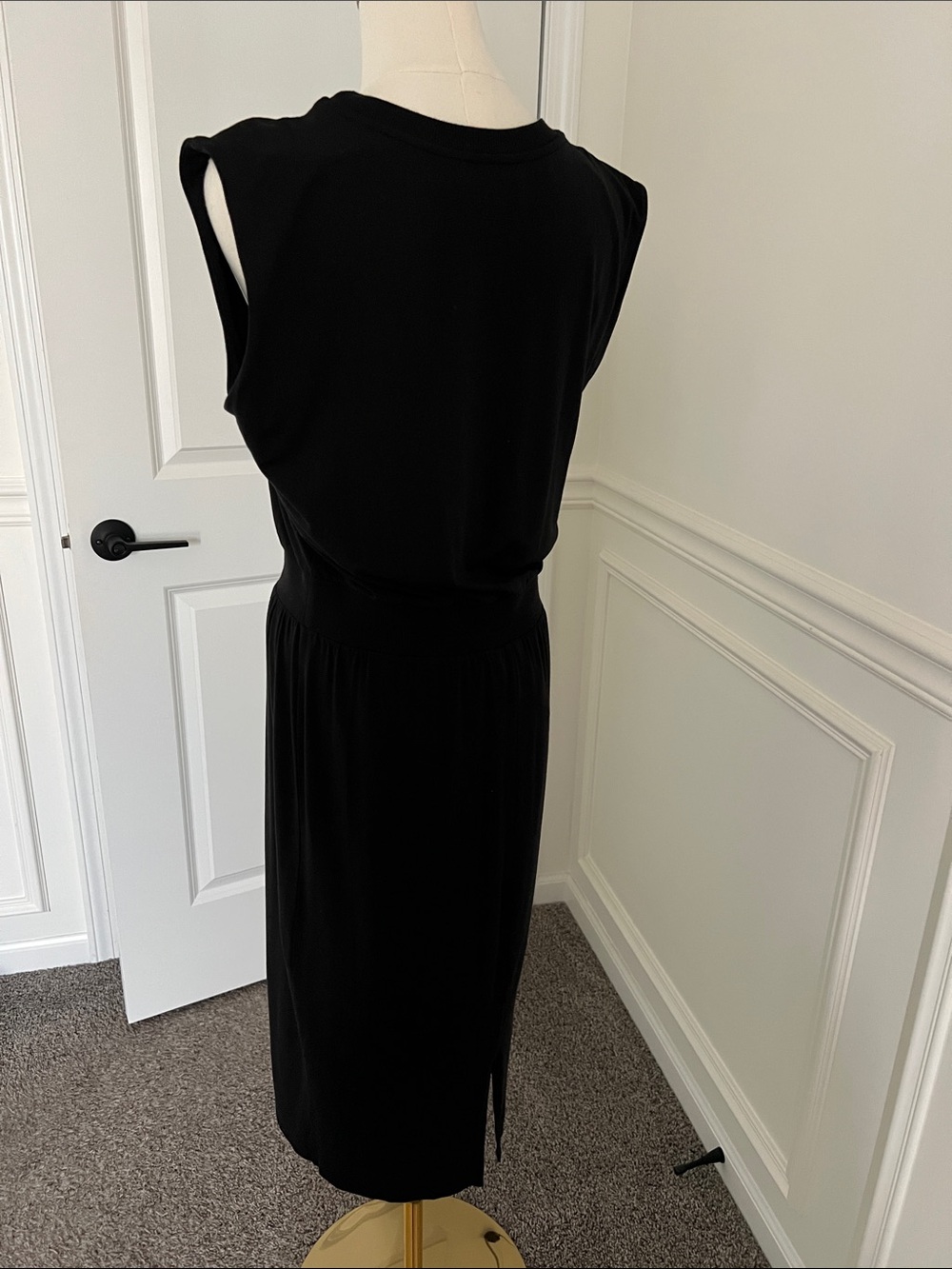 Black Sleeveless Midi Dress - Classic Everyday Style - Picture 3 of 3